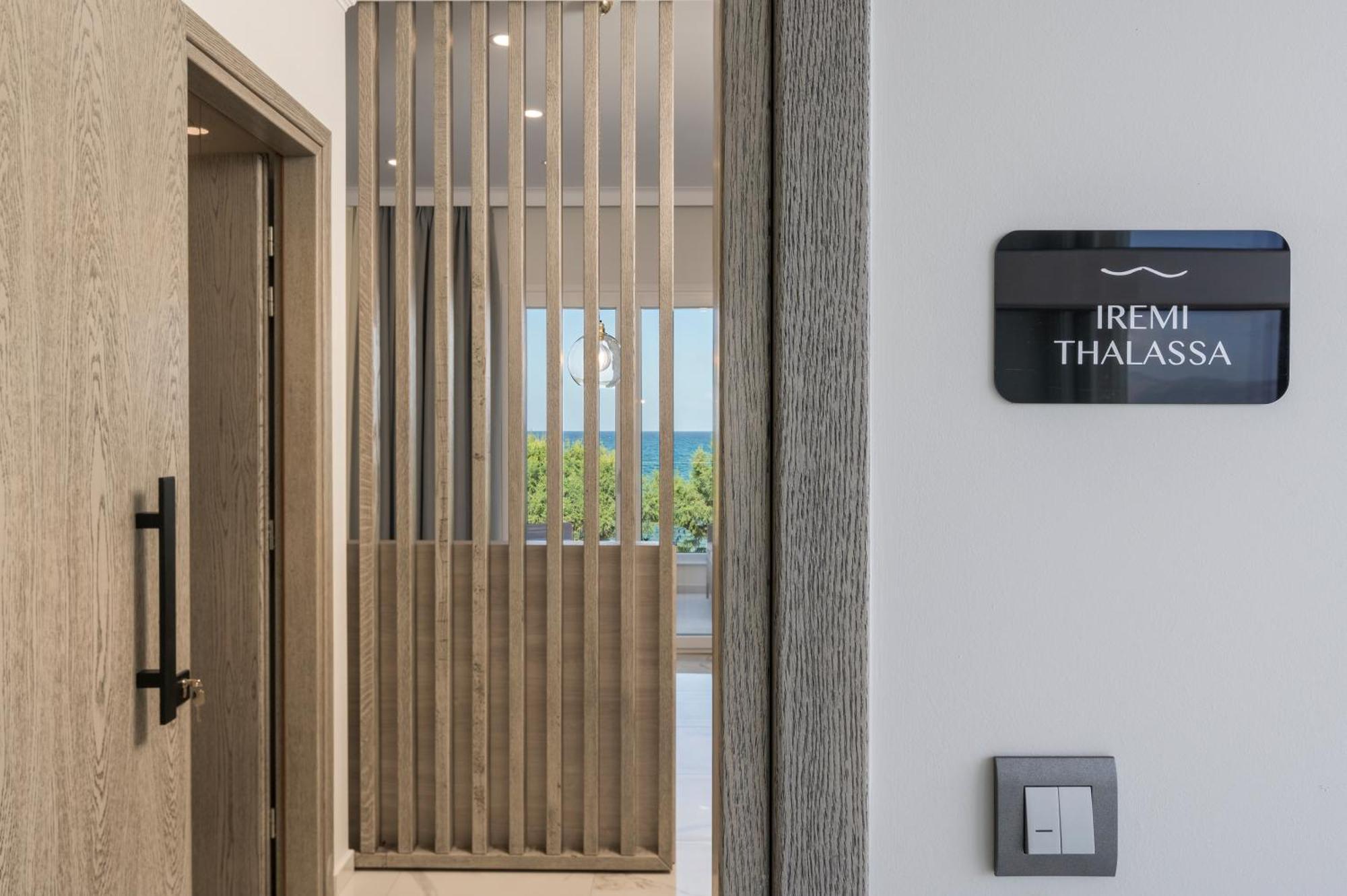 Alexia Seaview Apartments Kíssamos Eksteriør billede